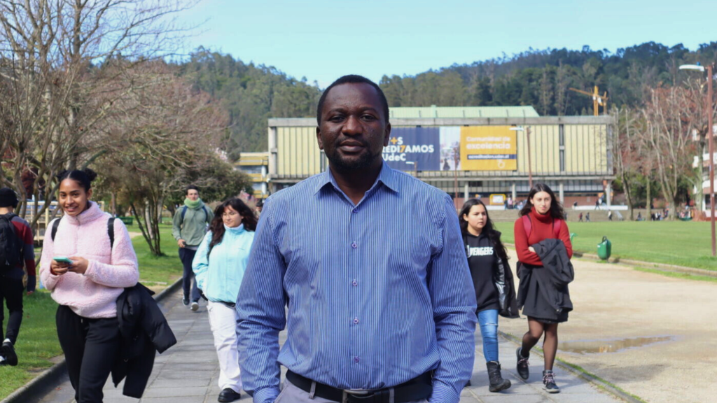La travesía desde Nigeria a Chile: Investigador postdoctoral - Dr. Elochukwu Agudosi llegó para cambiar el futuro de la energía en el mundo | Ingeniería de Materiales | Universidad de Concepción