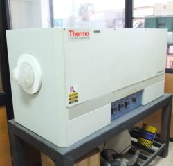 Horno tubular THERMO ELECTRON CORPORATION Lab. Tratamientos Térmicos (LTT)